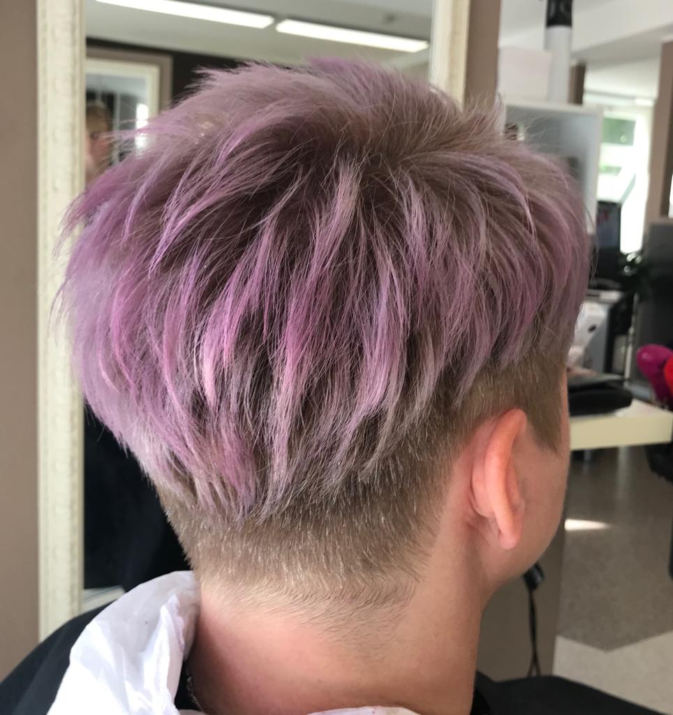 Kurzhaarfrisur Mit Undercut Friseur Kosmetik Eg Charmant